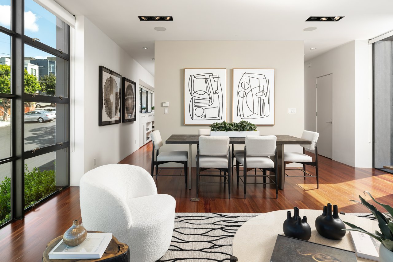 An Urban Compound for Life in Motion