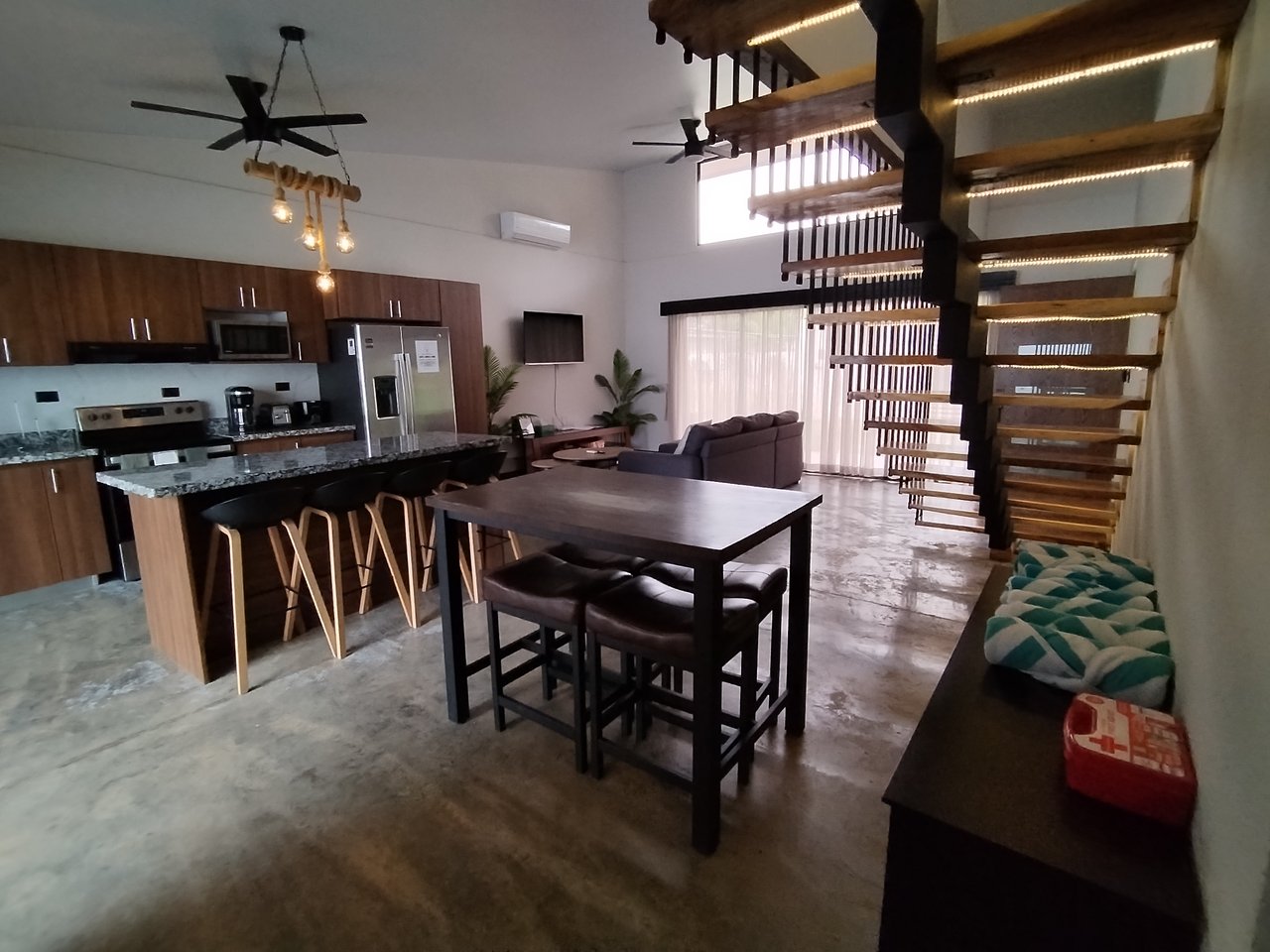 Uncle's House: Contemporary Home for Sale in Uvita - Close to the Beach!