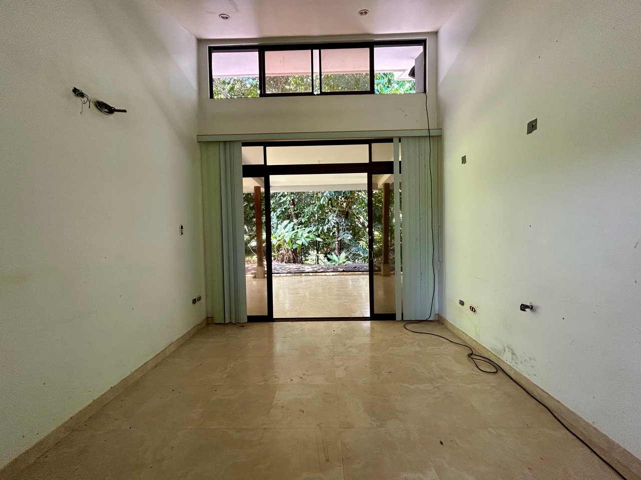 Fixer-Upper Home with an studio Office in Palmar Norte on a 4-Hectare Property