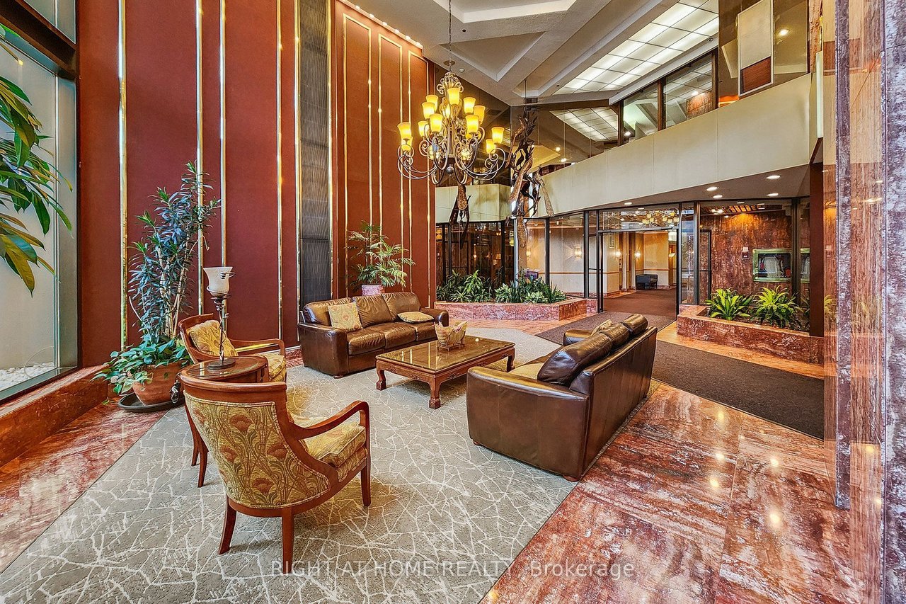 PENTHOUSE IN PRIME NORTH YORK 