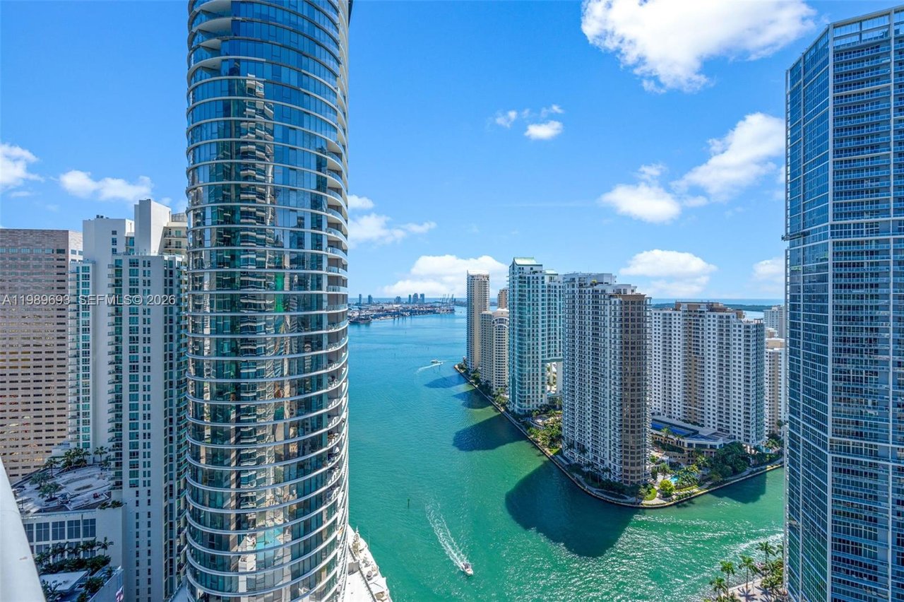 200-biscayne-blvd-way-3707-miami-condo-for-sale-miami-views