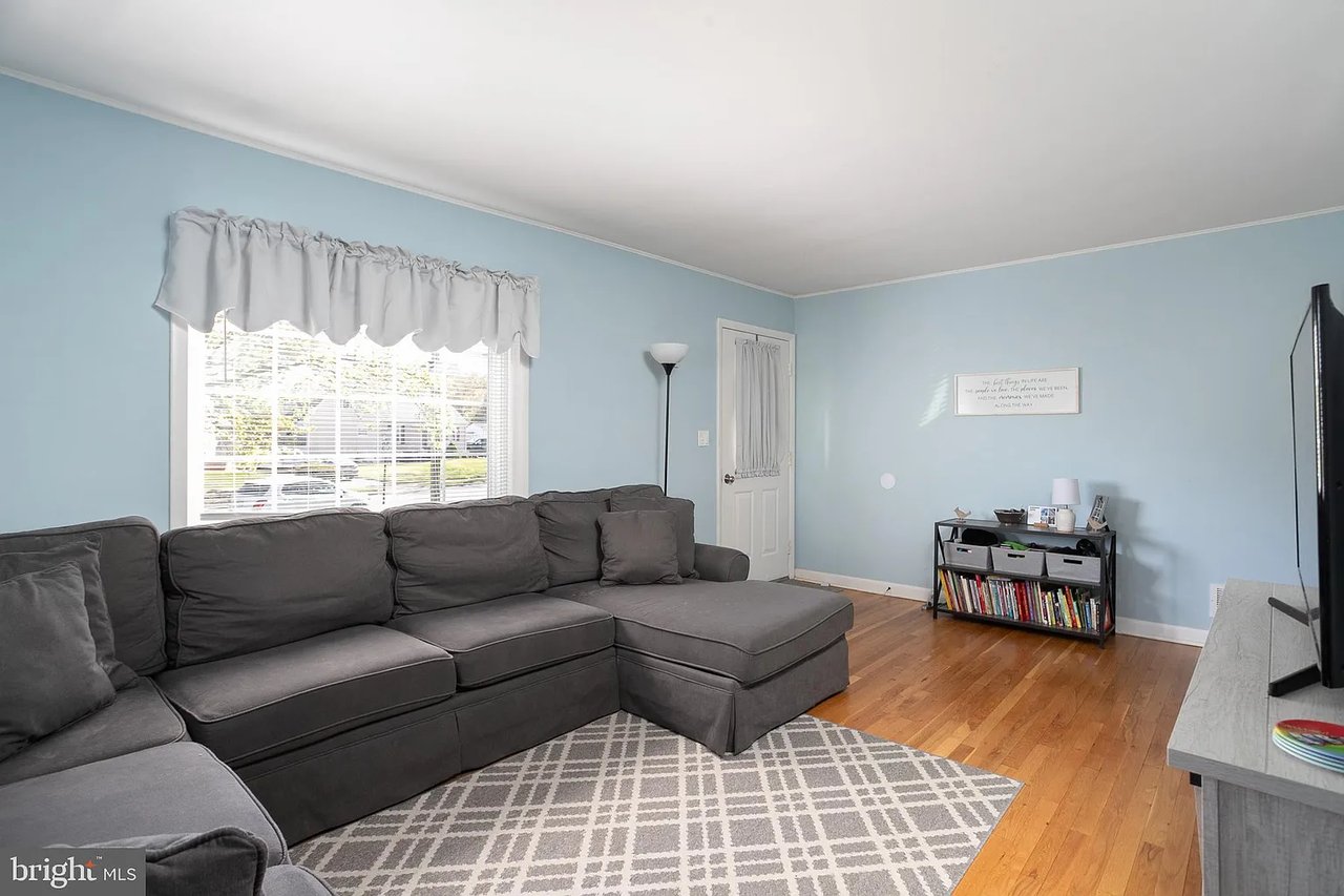 39 Charles Bossert Dr