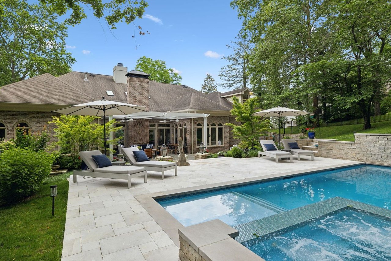 915 Calloway Dr