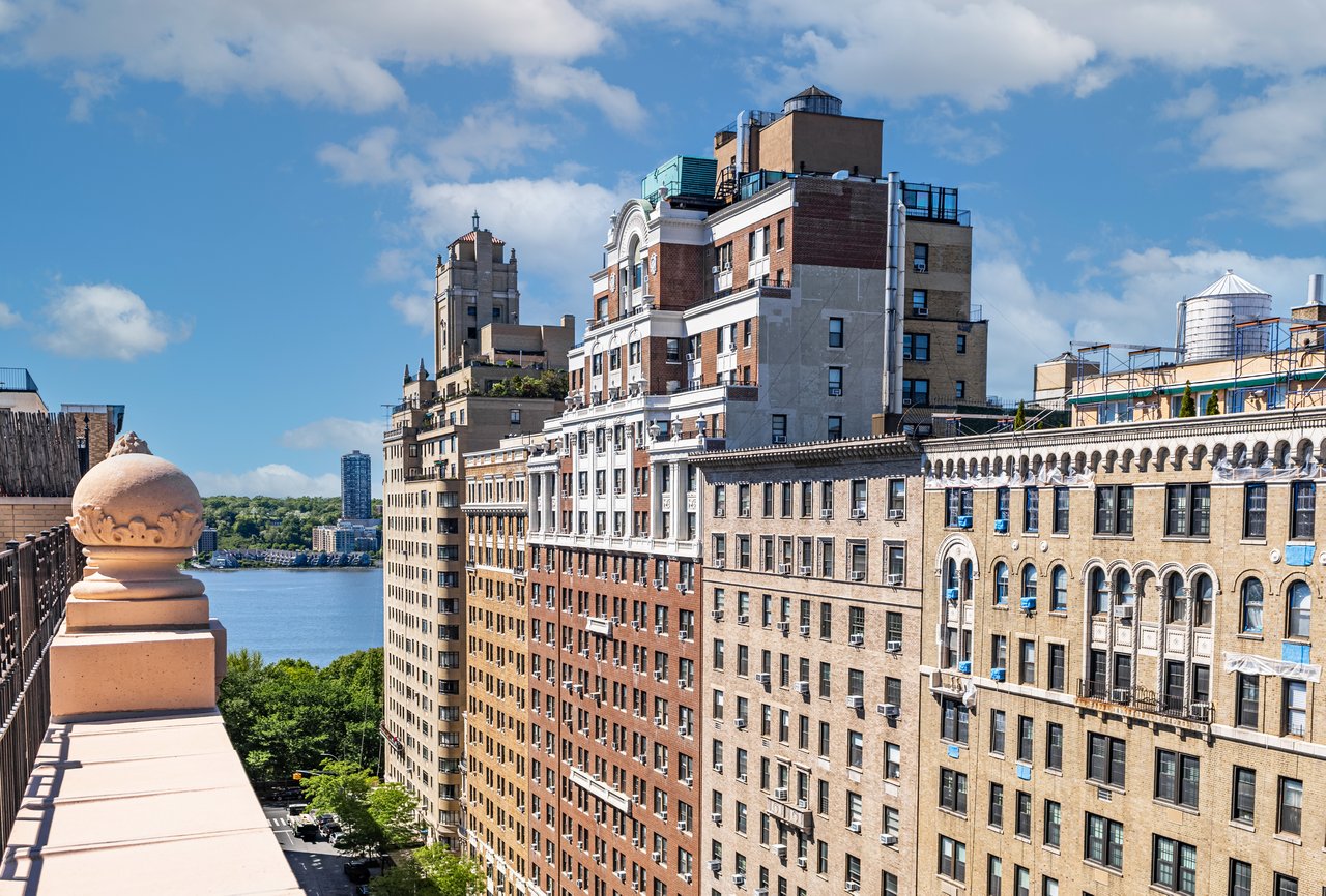 Looking to sell a co-op, condo, townhouse, brownstone, or luxury property on the Upper West Side? Learn how The Parviz Team at Compass, led by Associate Real Estate Broker Parviz Latipzoda, helps homeowners achieve strong results through strategic marketing, negotiation, and local market expertise. Recent Upper West Side properties include One West End Avenue and 302 West 86th Street.