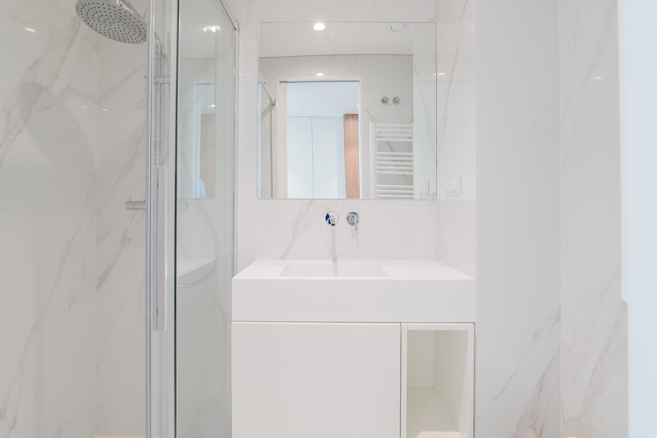 Luxurious 4-Bedroom Sea-View Apartment with Expansive Terrace and Parking in Vila Nova de Gaia