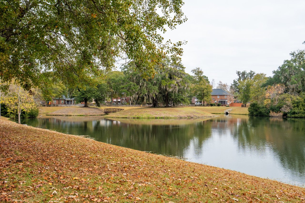 5516 Crescent View Dr