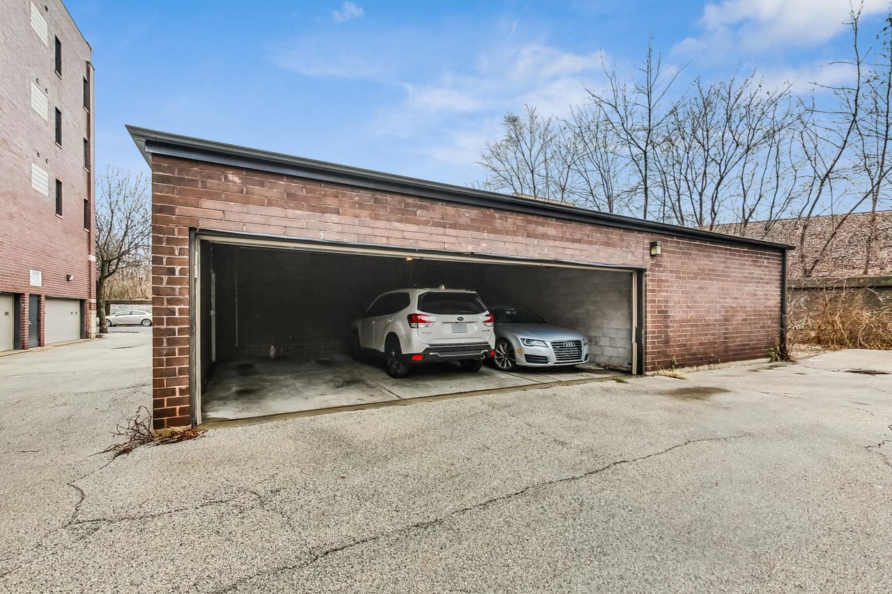 689 N Peoria St Unit 2N