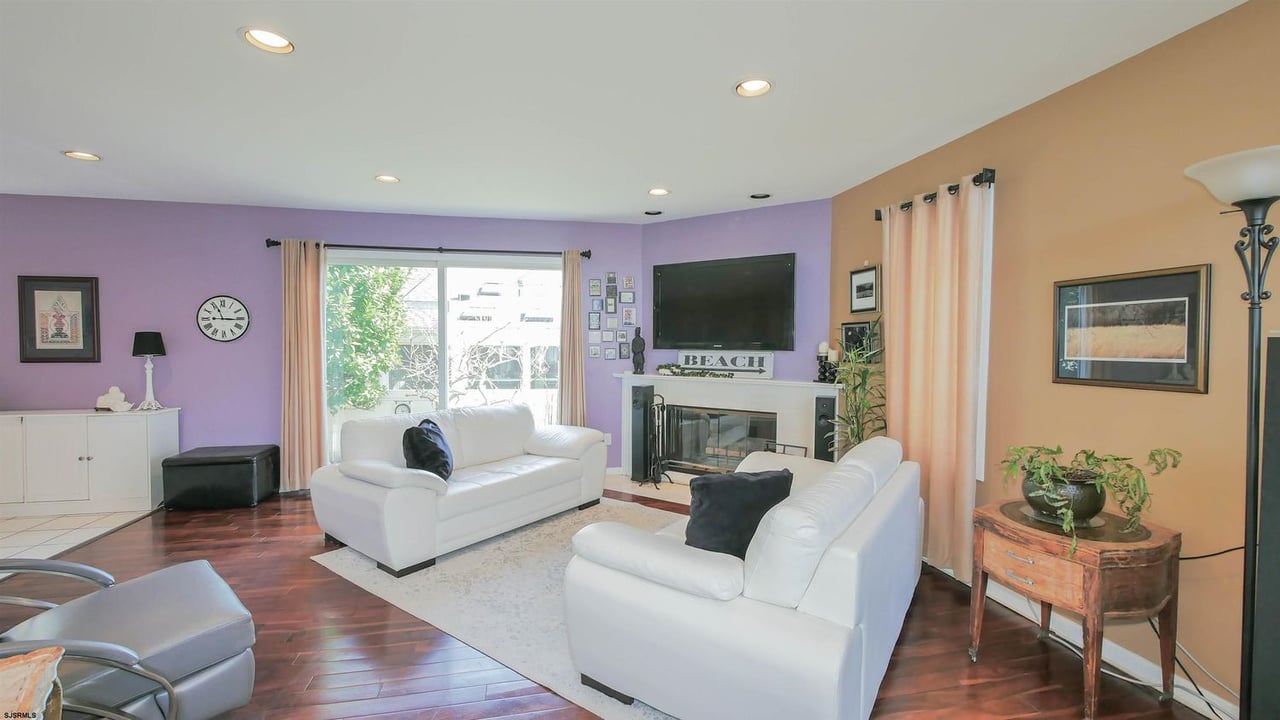 411 N Exeter Ave