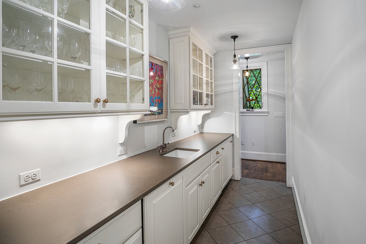 5025 Linnean Ave NW, Washington, DC 20008