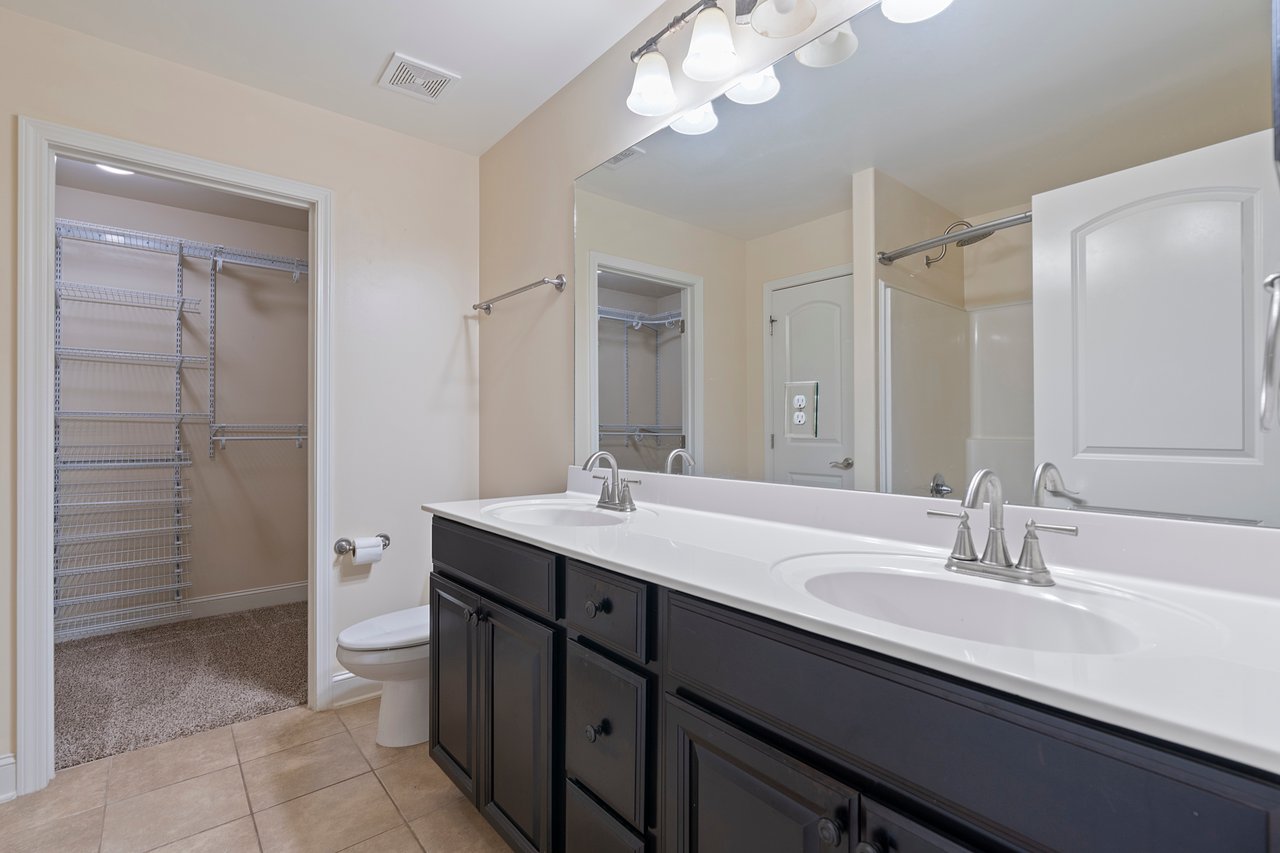 Quiet Cul-de-Sac – Minutes from Clift Farms!