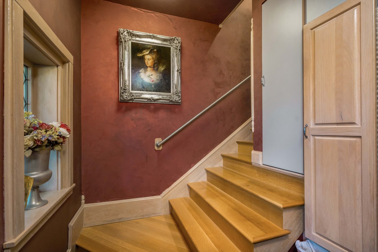 4 Thornewood Lane SW