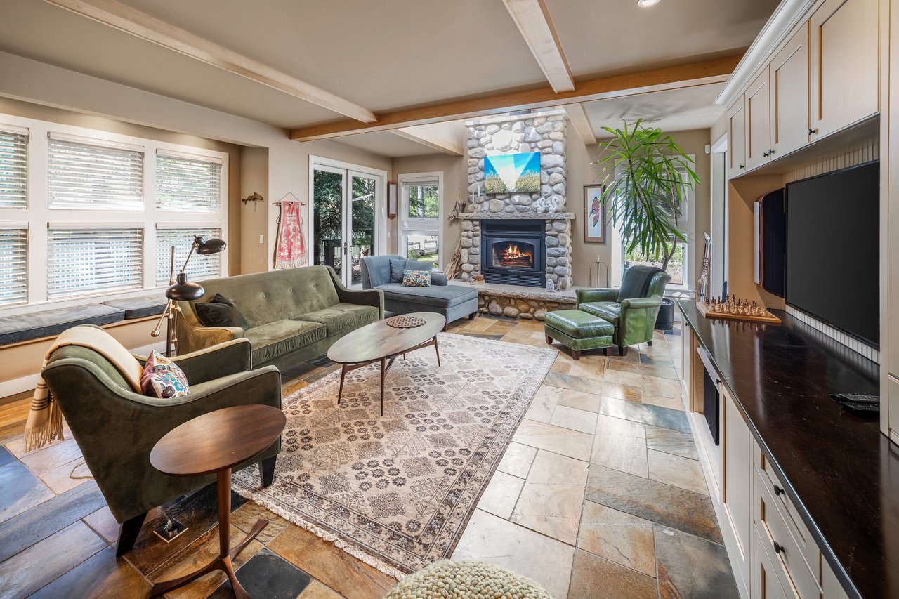 140 Rundle Crescent