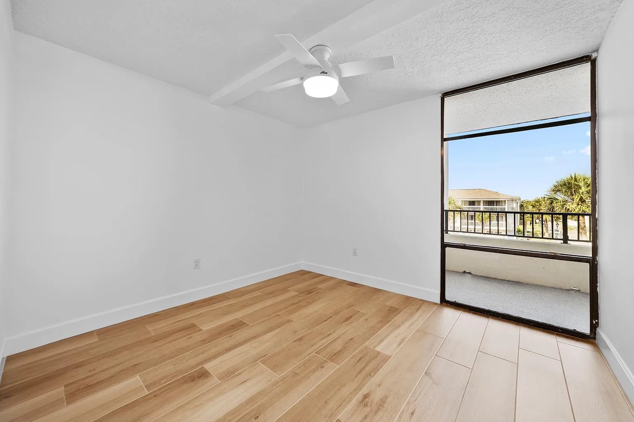 2200 Ocean Dr #3C