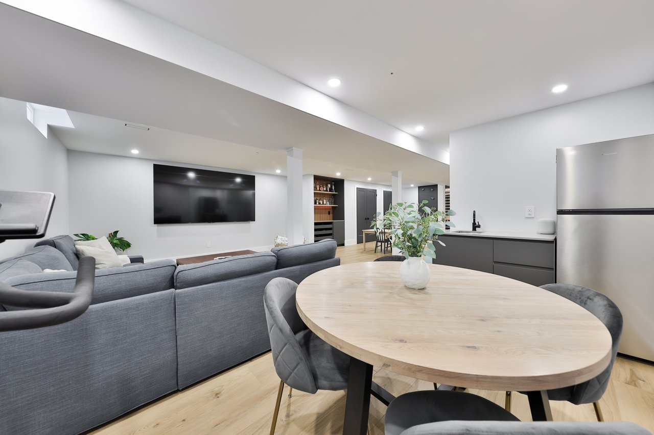 1506 Newlands Crescent, Burlington