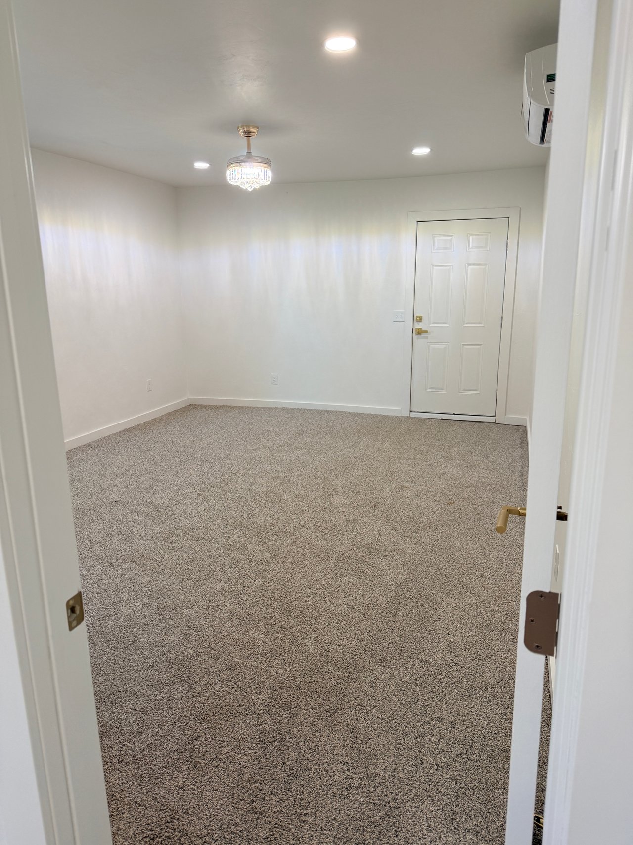 720 Klabzuba Ave