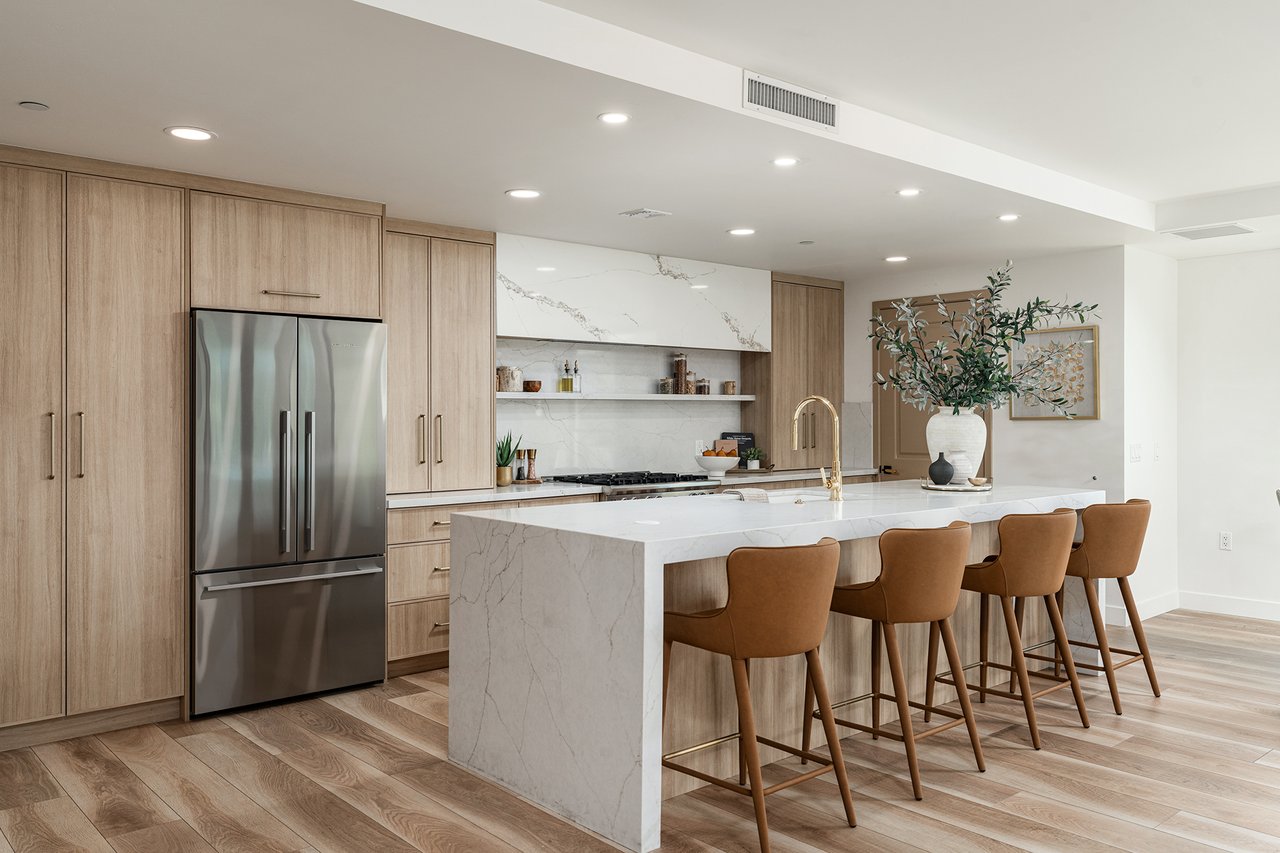 6803 E MAIN Street, 5511