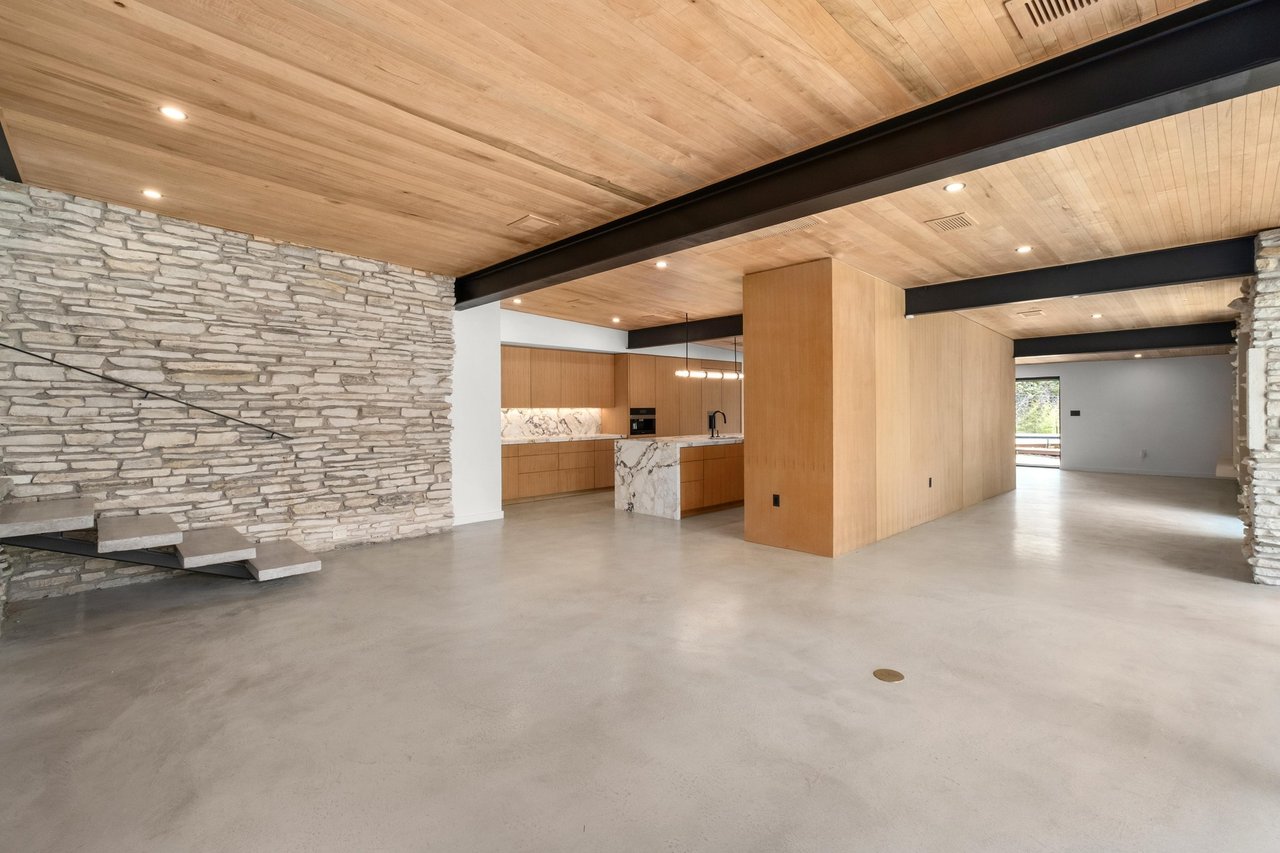 203 Wildcat Hollow and 100 Redbud Trail