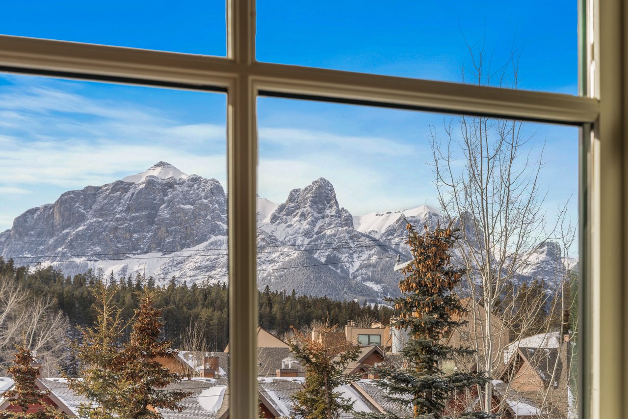 1 - 105 Rundle Drive 