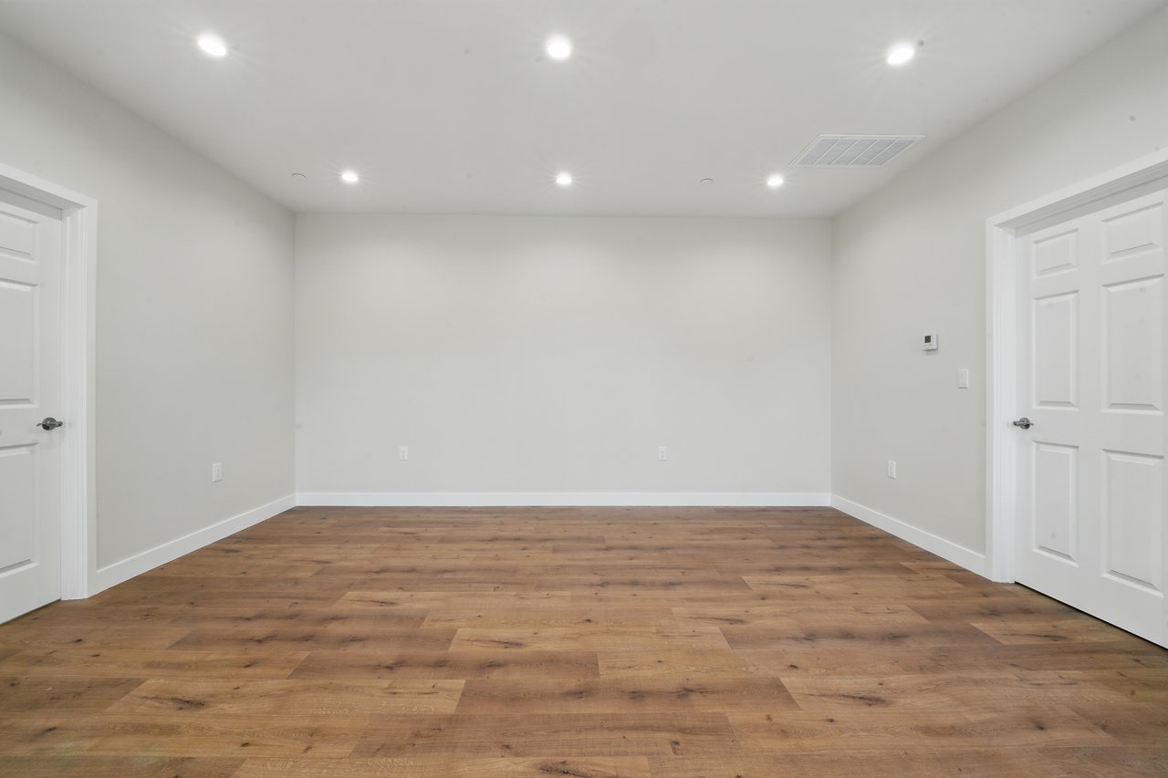 4 Units in North Hollywood