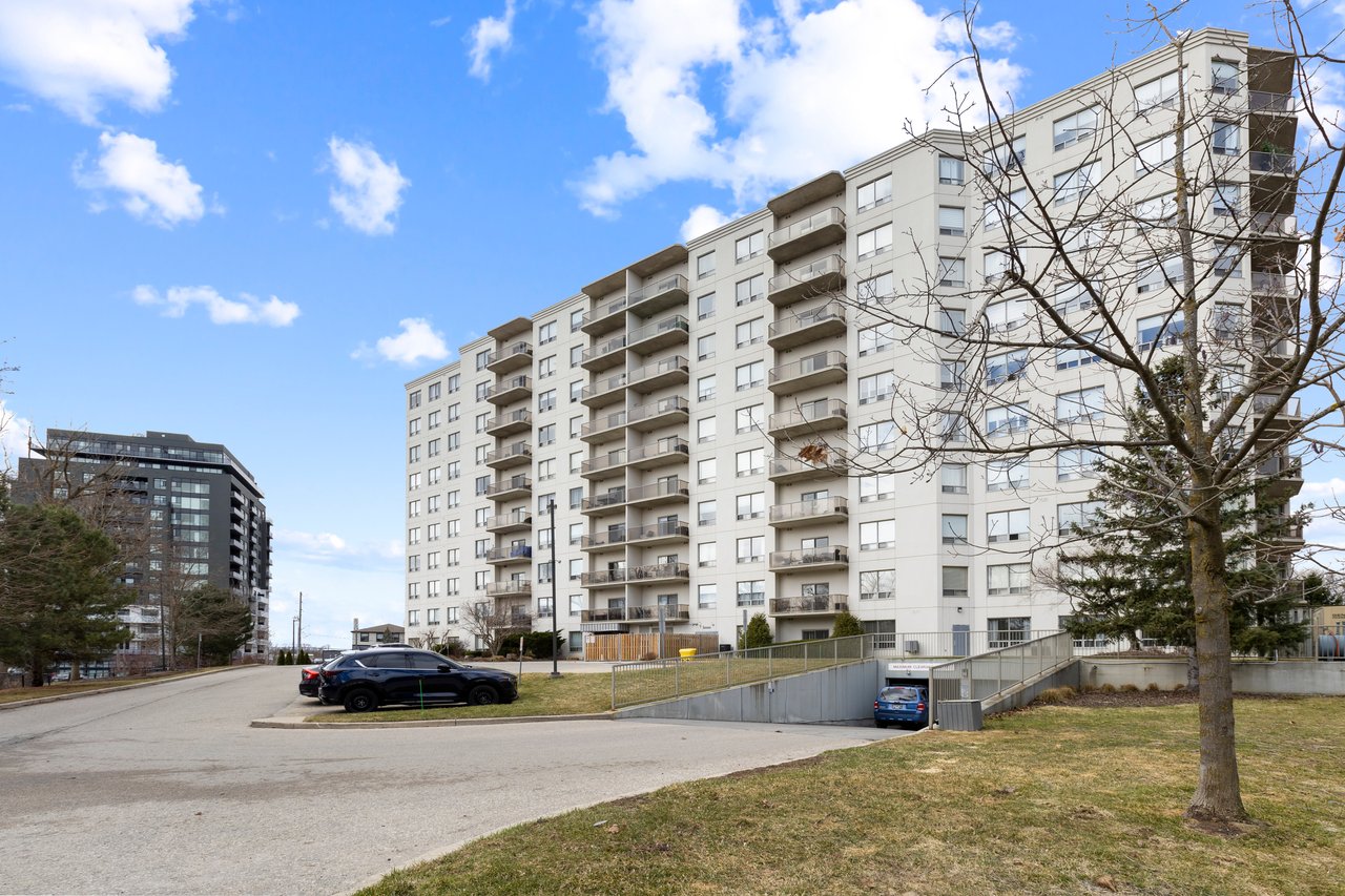 60 Wyndham Street S #909