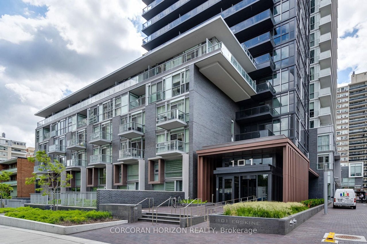 PENTHOUSE OPULENCE BY THE EGLINTON LRT