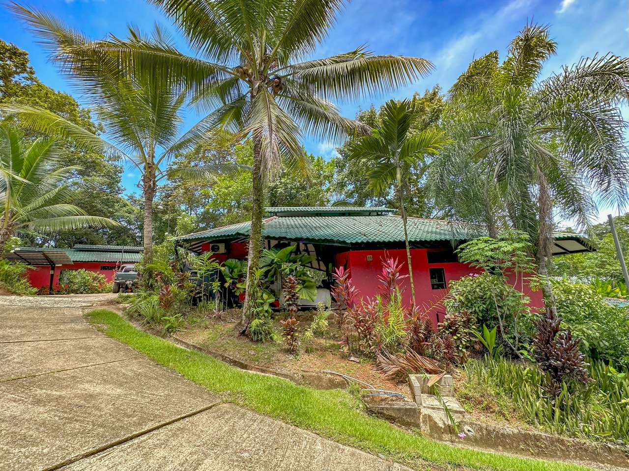 Ojochal Property for Sale – Cabins, Restaurant & 3-Bed Home