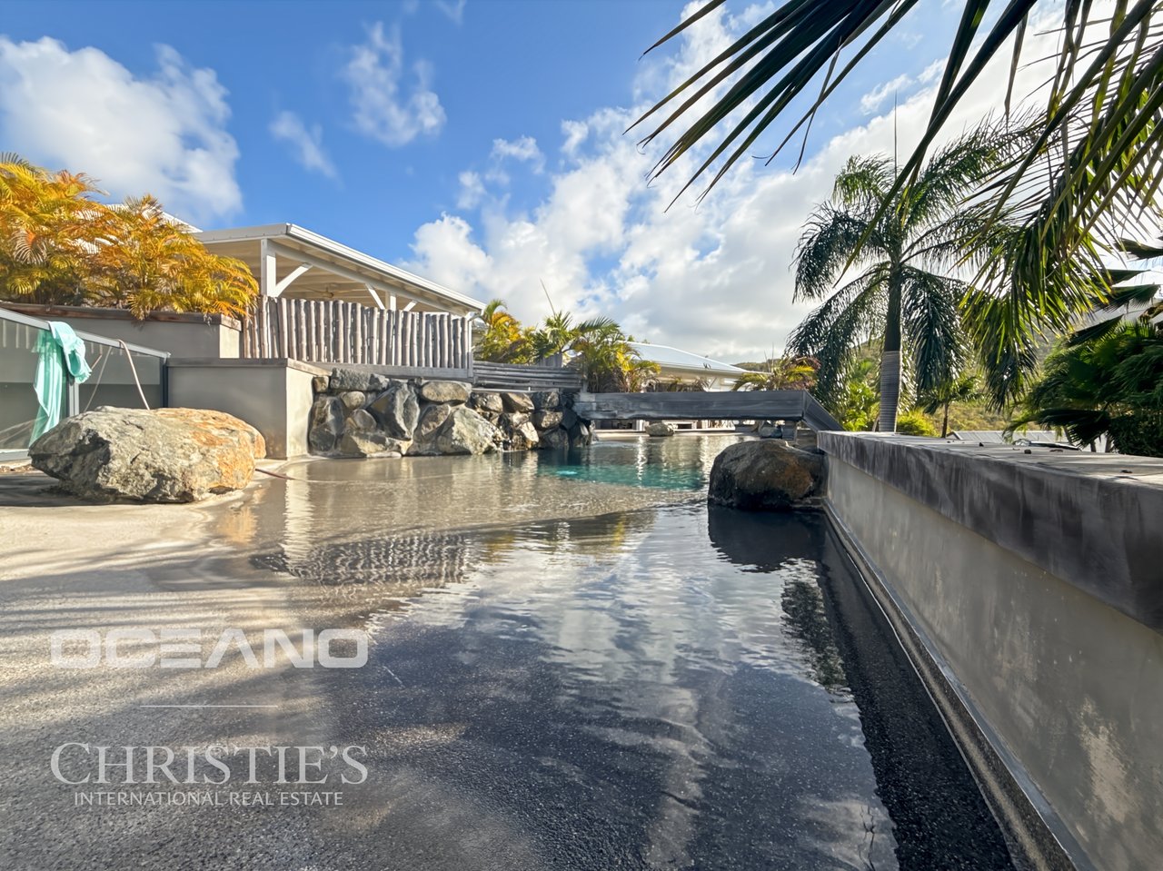 Real Estate Complex – 3 Villas + 1-Bedroom Apartment