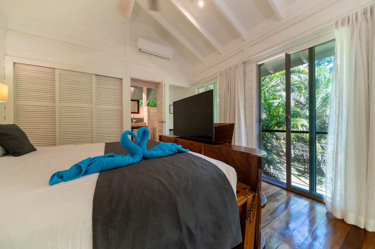 Mikado Natural Lodge | Turnkey Eco Lodge with Ocean Views & Expansion Potential in Guanacaste