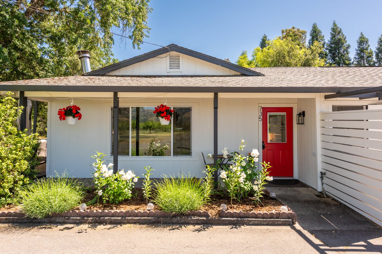 725 Lytton Station