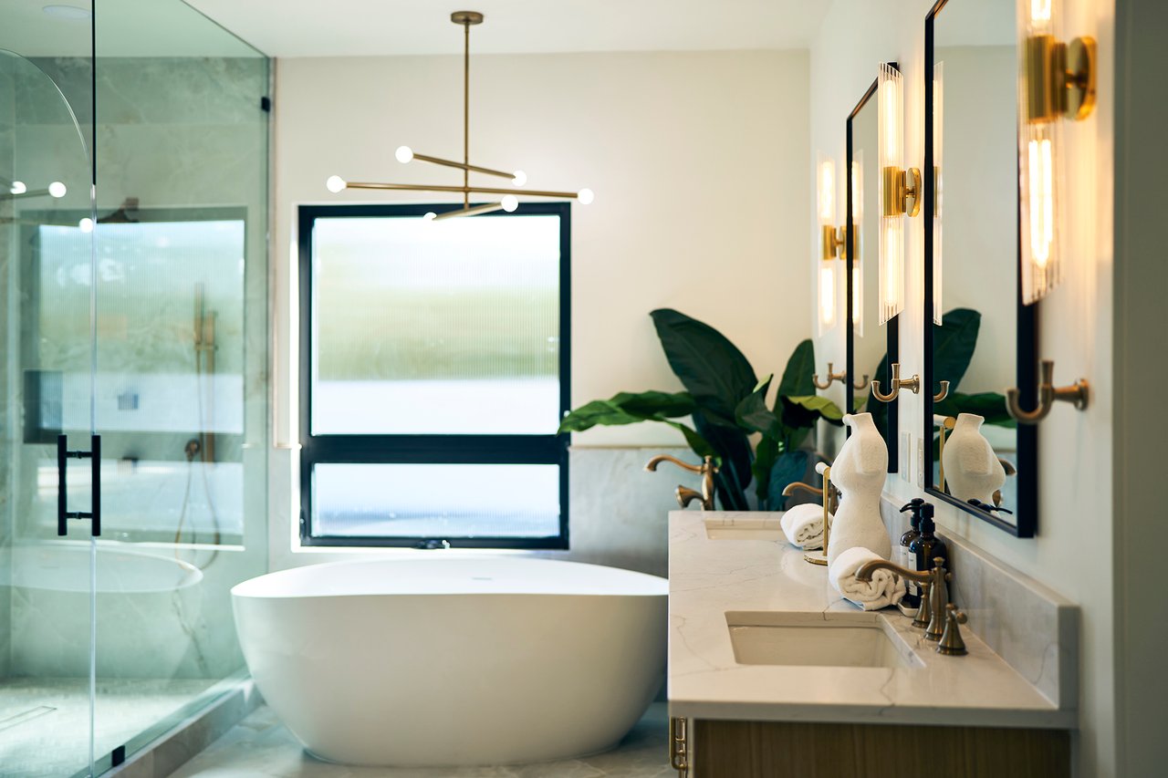 6535 N HILLSIDE Drive