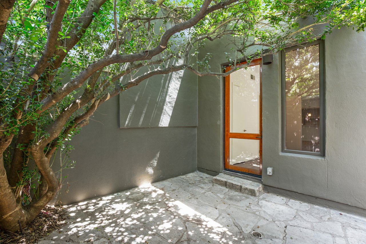 1111 W 12th