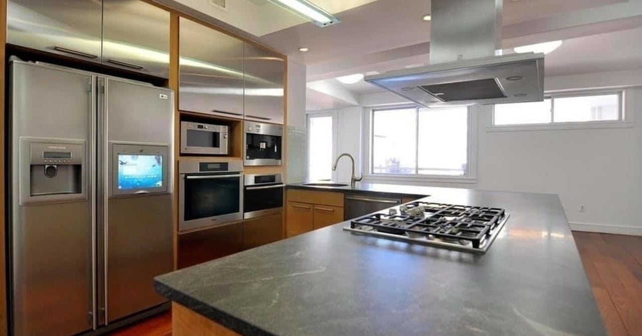 82 Washington Pl #2D