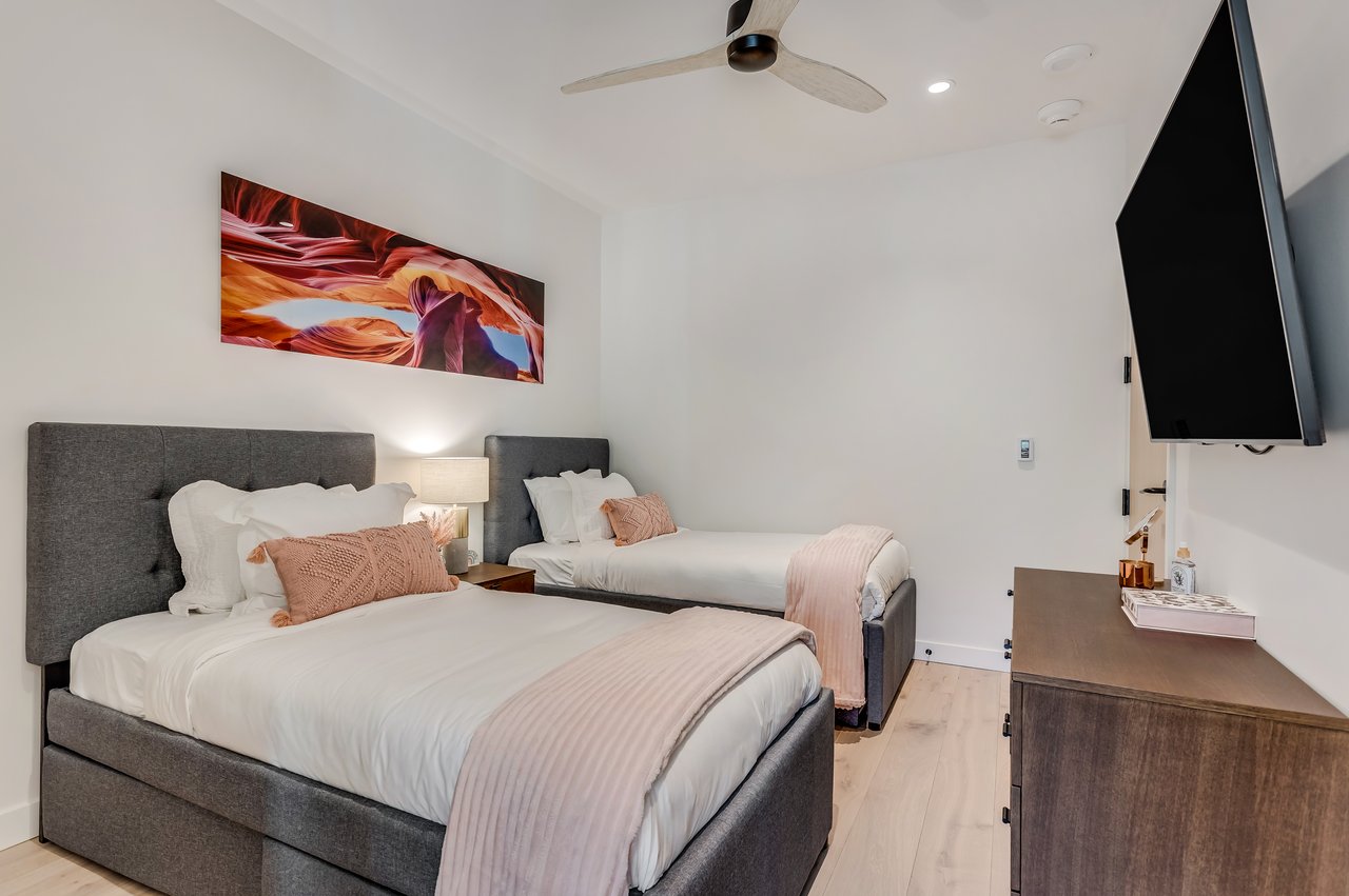 Electric Pass Lodge Gem