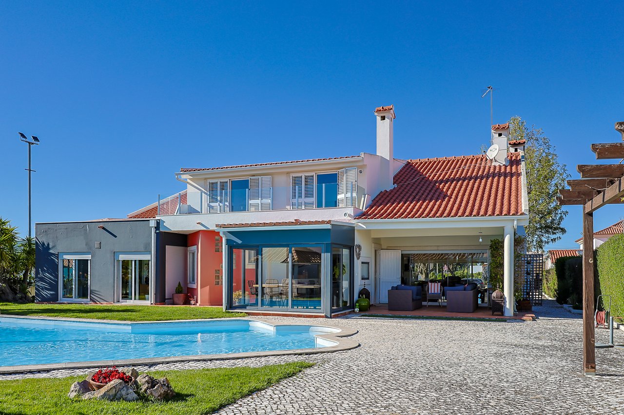 Exclusive 4,000 m² Estate in Azeitão with Tennis Court, Spa & Approved Development Project