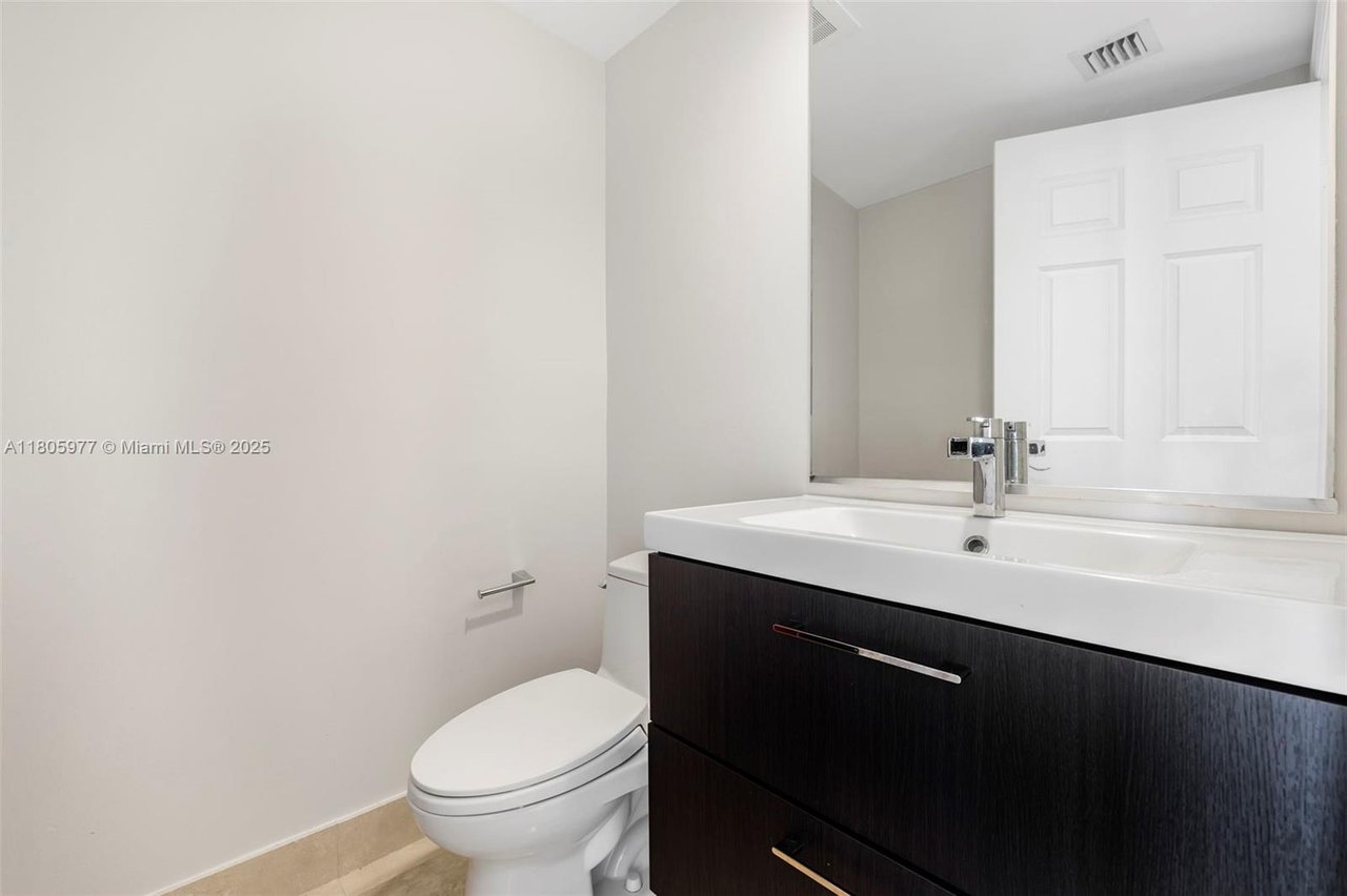 Duo Condominium East, Unit 1604E