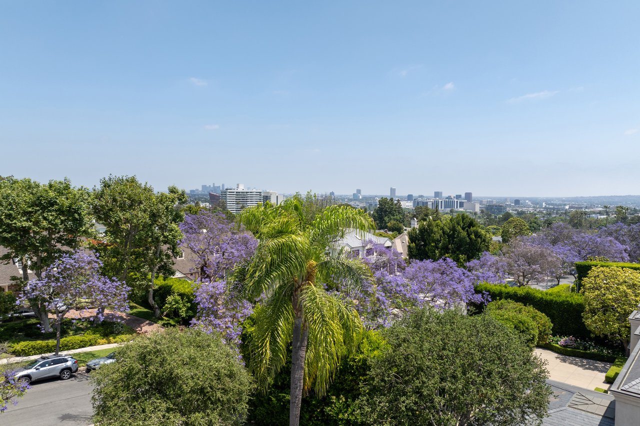 717 N Alta Dr, Beverly Hills