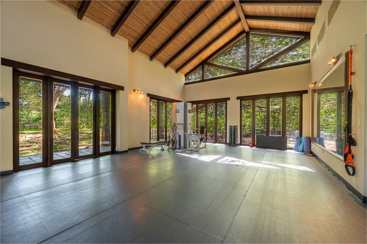 Malinches 27 A/B | Turnkey 6-Bedroom Duplex Investment in Hacienda Pinilla