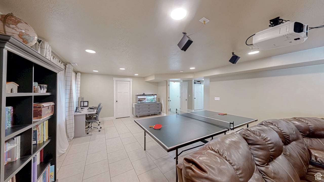 918 S River Ridge Ln