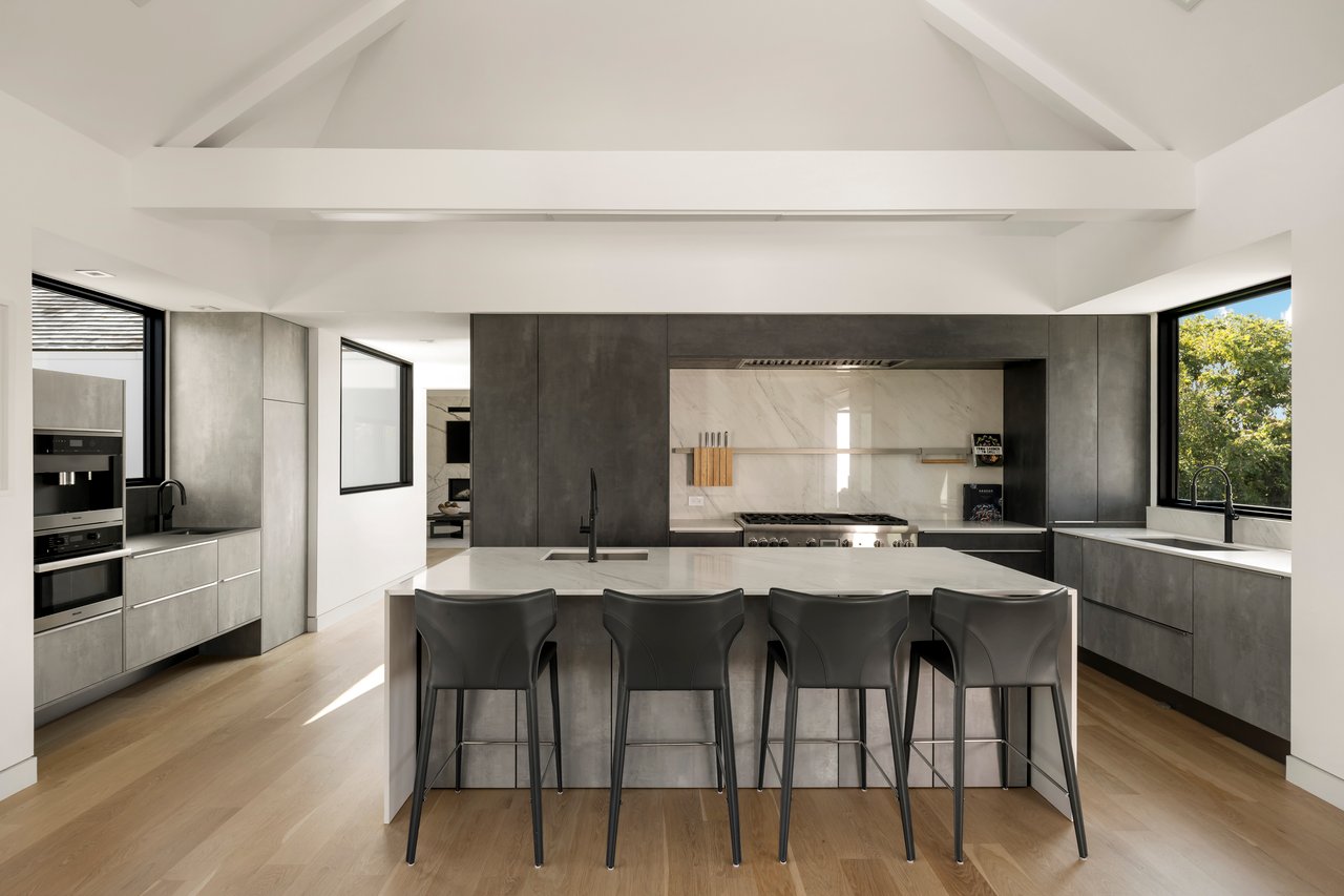 1076 Ocean Road, Bridgehampton