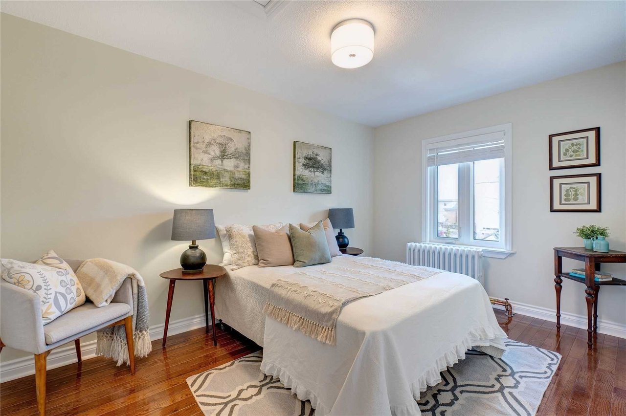 291 Blantyre Ave