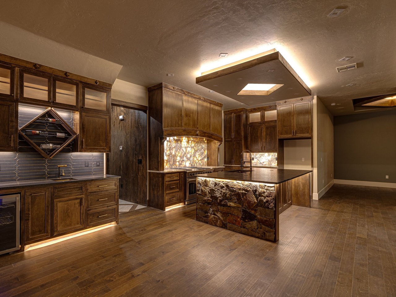 The Diamond Lodge in Mustang, Oklahoma: A Modern Mountain Masterpiece on Cimarron - Wyatt Poindexter - The Agency Oklahoma