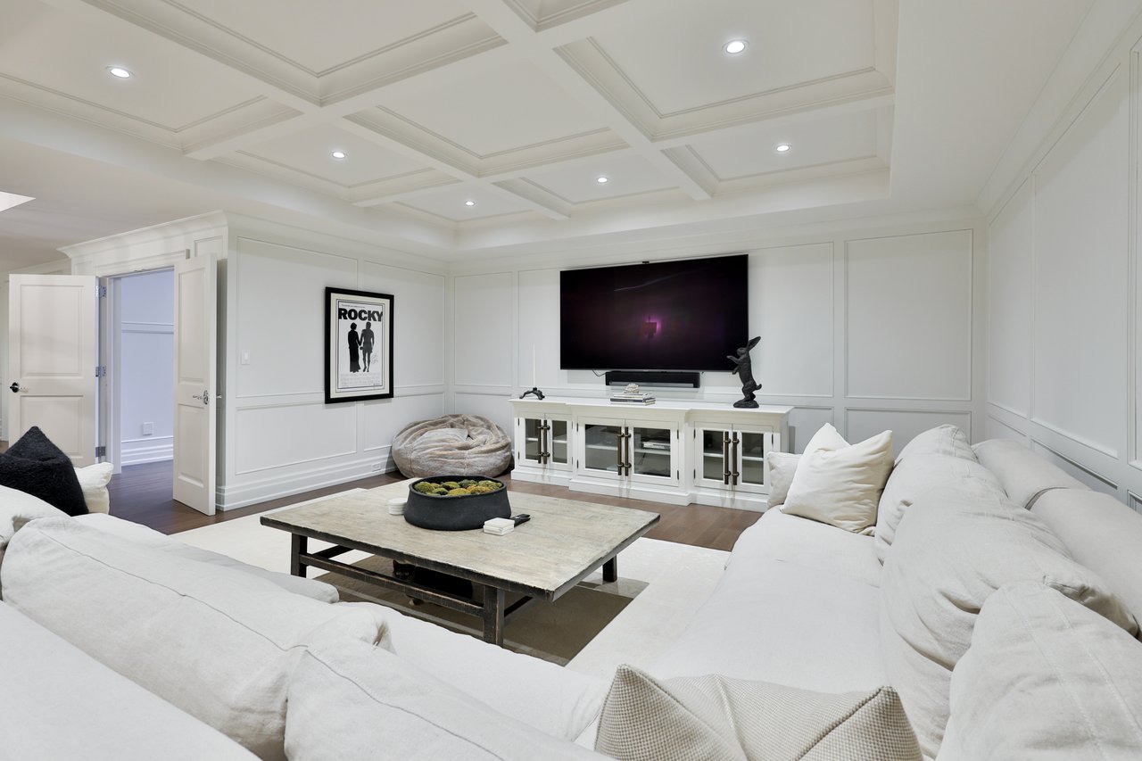 1497 Lakeshore Road W