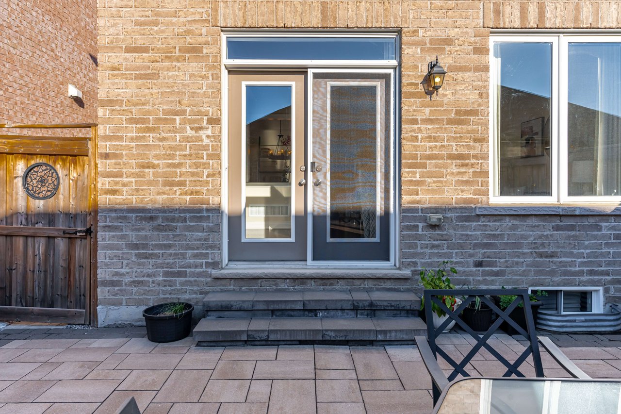 64 Bittersweet St