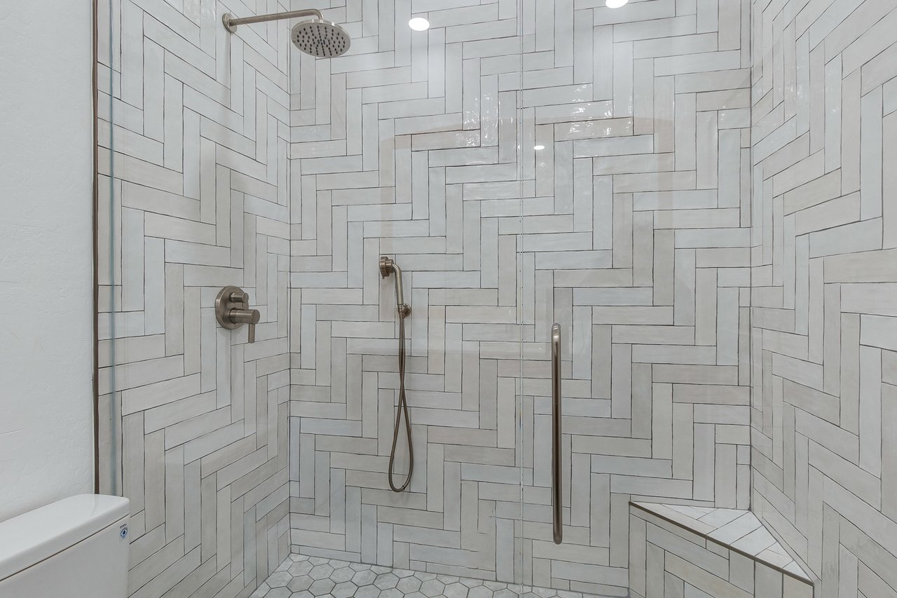 7471 E SUNNYVALE Drive