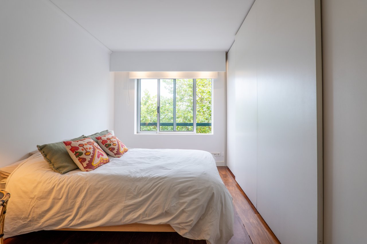 Sea View 2-Bedroom Apartment for Rent in Tranquil Foz Location