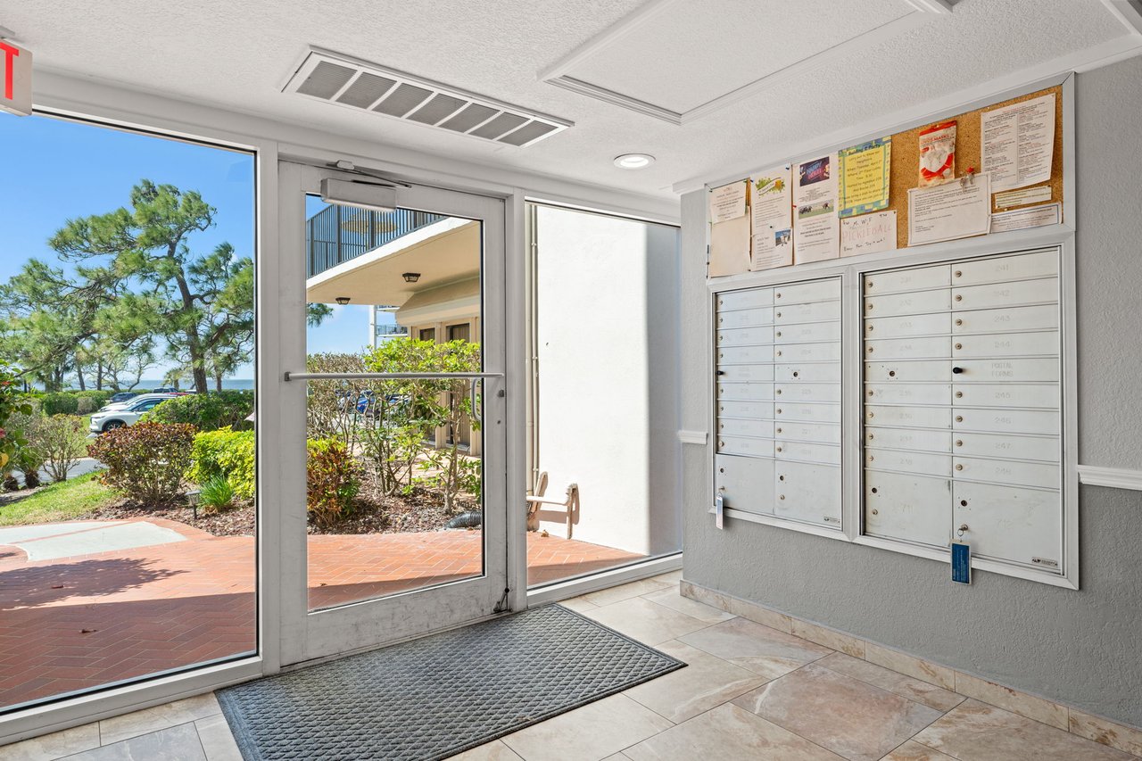 Upgraded 2-Bed Condo in Tarpon Springs with Scenic Views