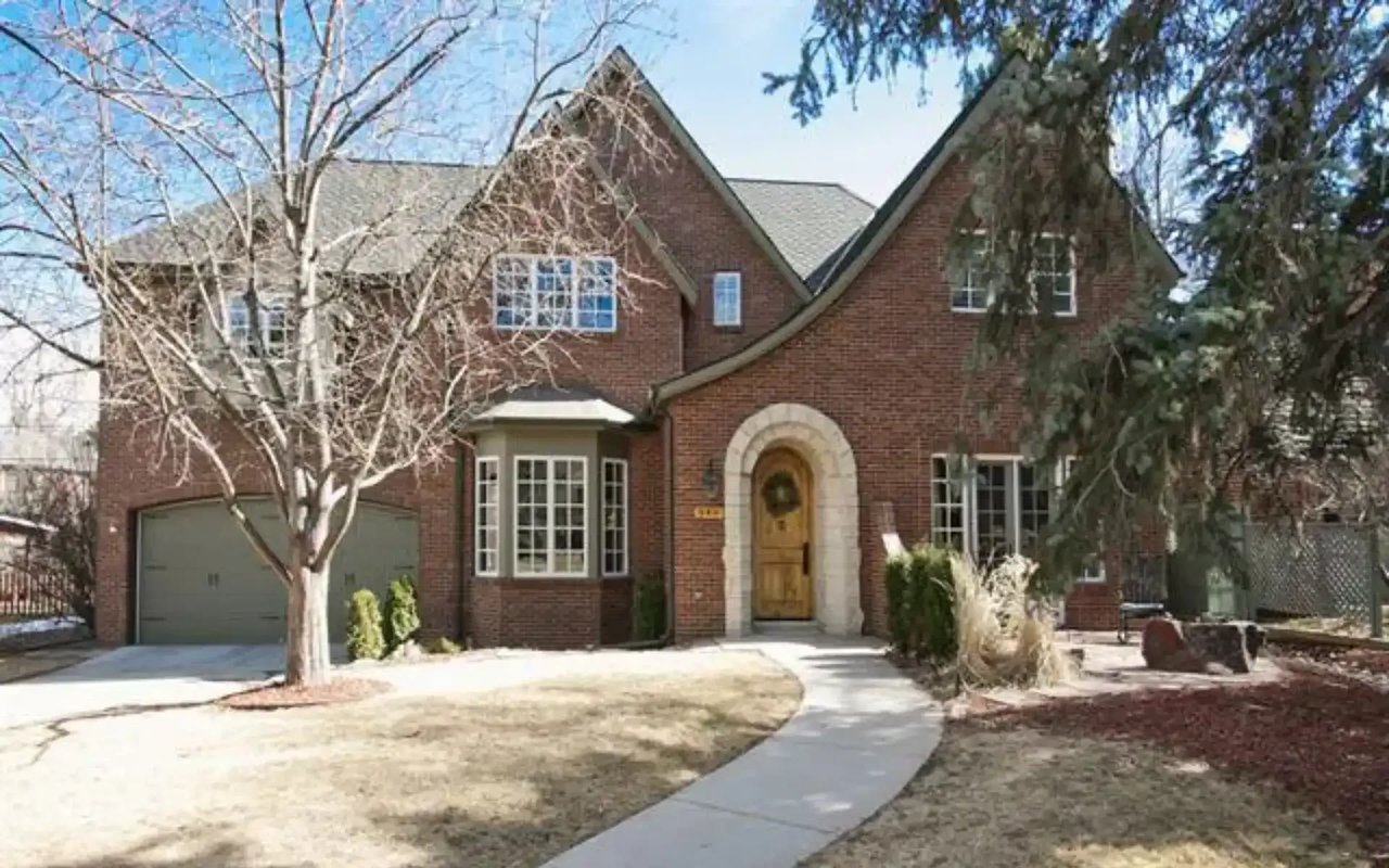 340 DEXTER St