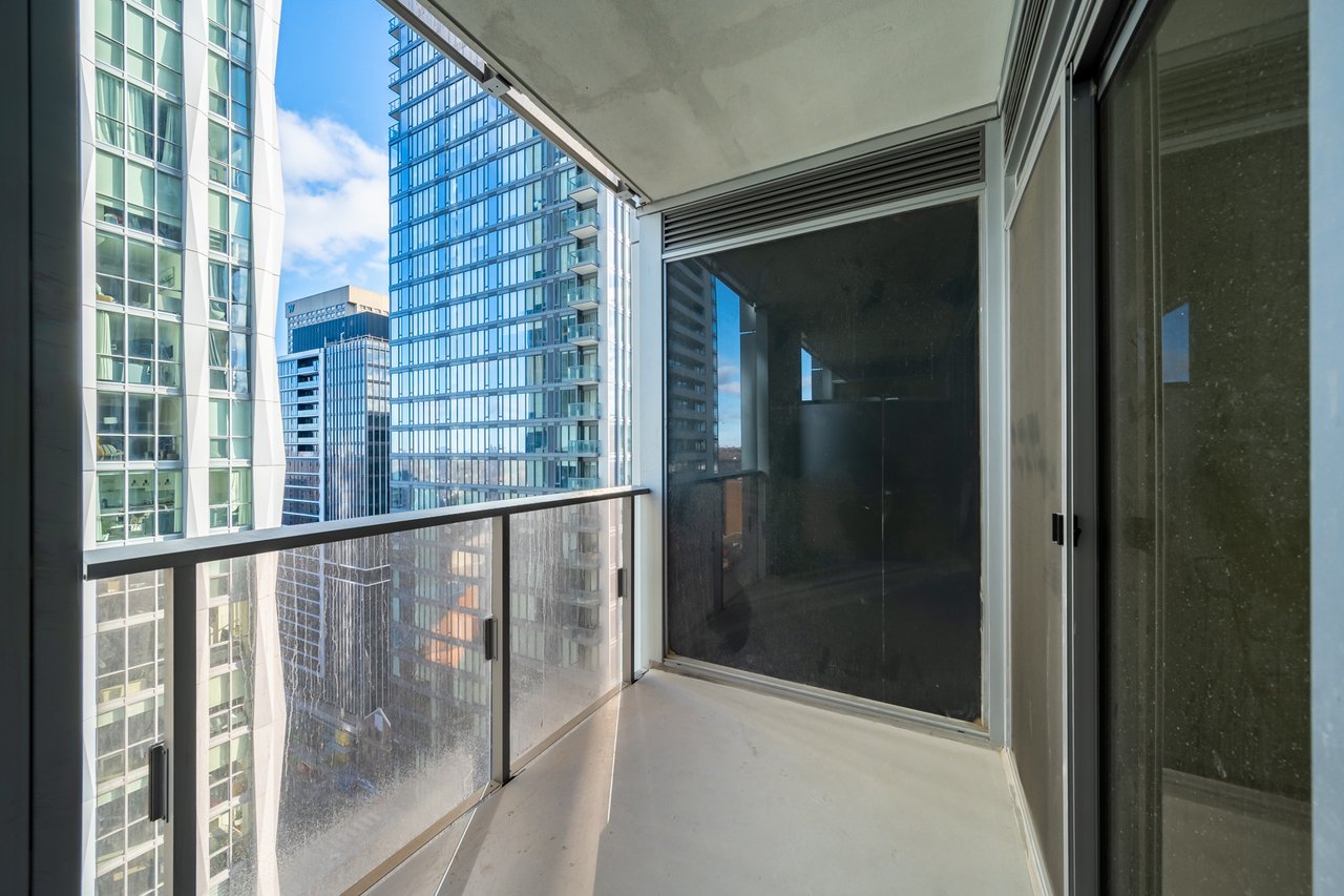 11 Yorkville Ave 1608