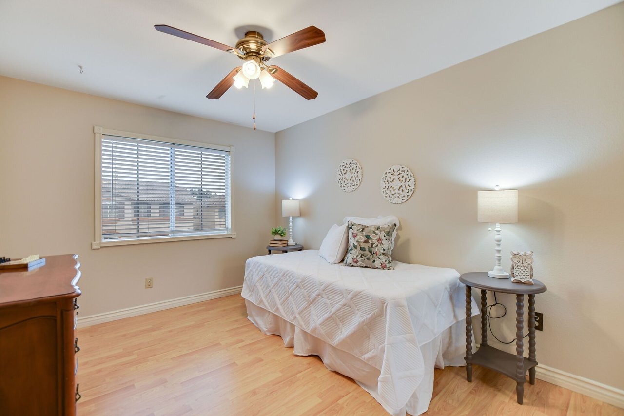 5744 Tamarisk Way