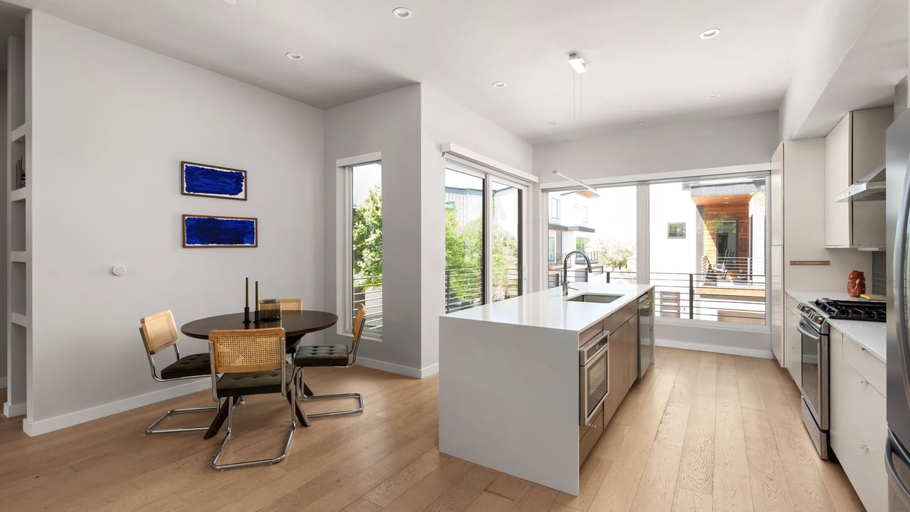 5605 Sunshine Dr #11